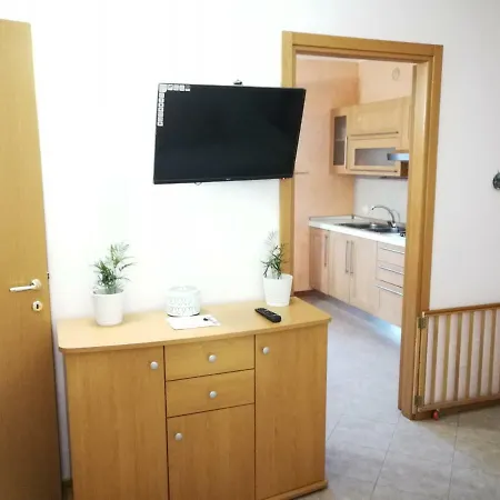 Apartment Alloggio Adrian